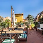 Historic Rome Apartment With Terraces