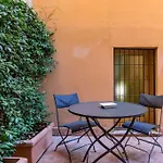 Historic Rome Apartment With Terraces