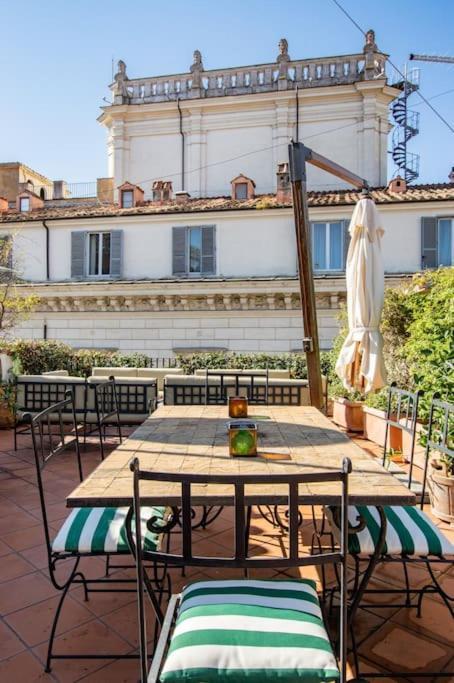 Apartment Historic With Terraces Rom