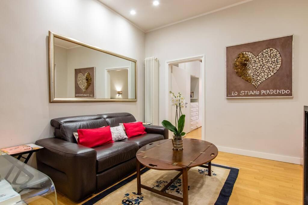 Historic With Terraces Apartment